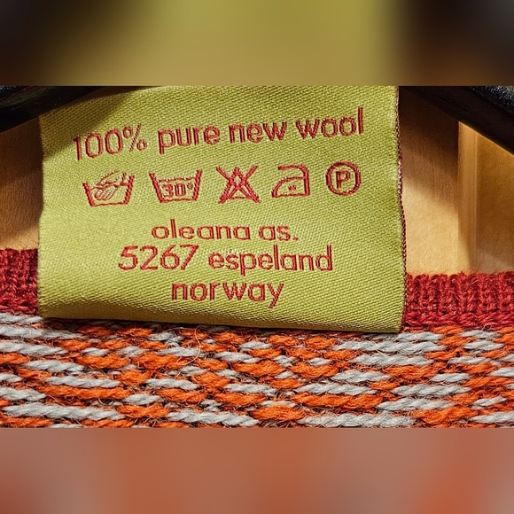 Oleana NWT M Wool Cardigan - Picture 6 of 9